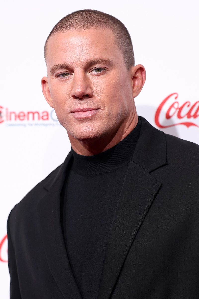 Channing Tatum at CinemaCon 2025 Channing Tatum with a buzz cut in a black jacket and black turtleneck at CinemaCon in Las Vegas in 2025